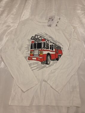 Children’s Place 4T Fire Truck Long Sleeve Shirt White Graphic Tee NWT